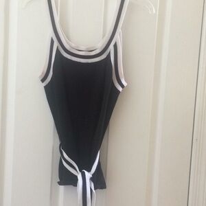 FINAL MARKDOWN Ladies chadwicks belted knit tank top medium